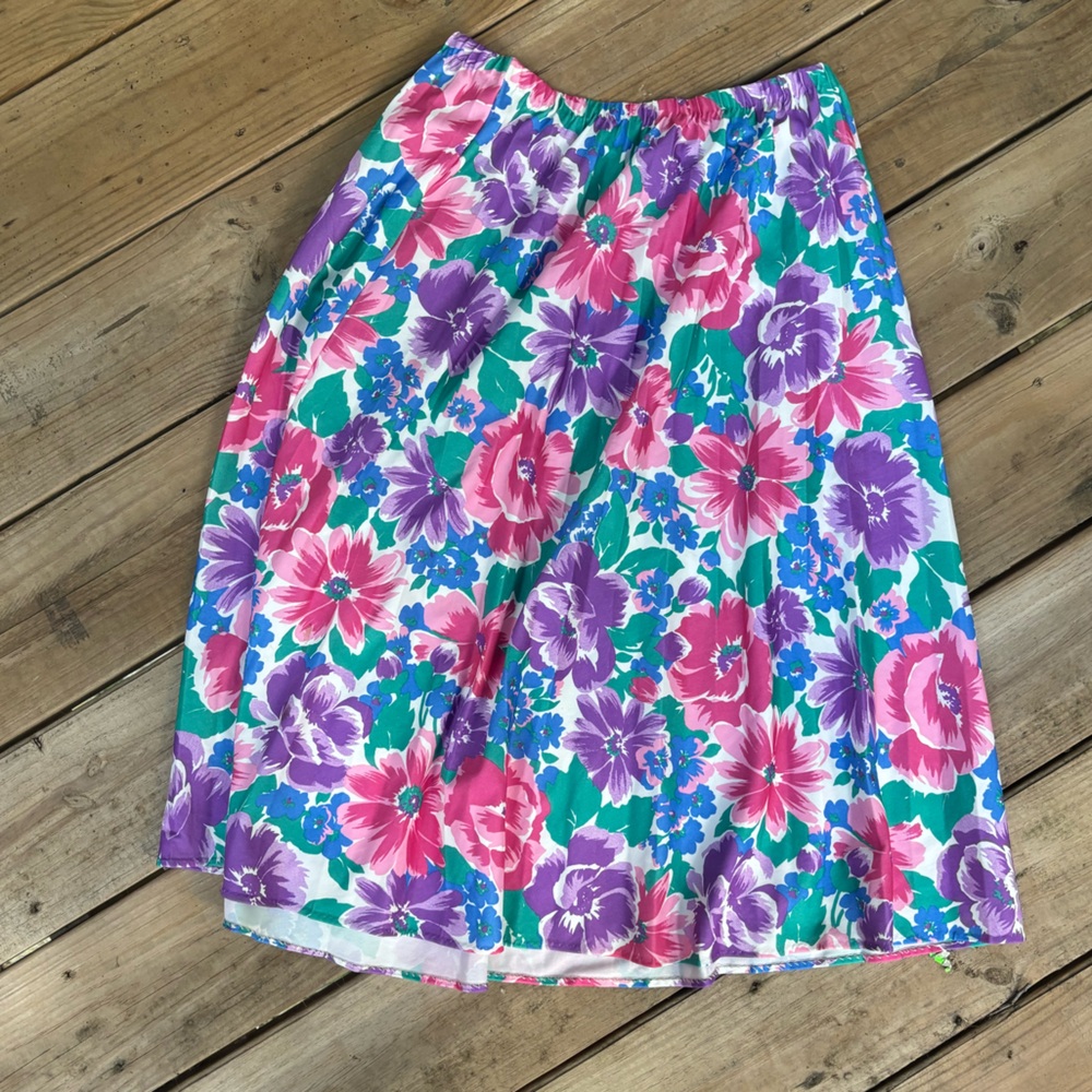80s/90s floral skirt 💐